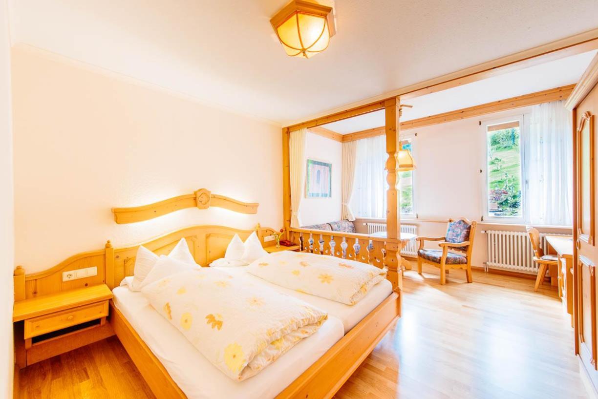 Waldhotel Fehrenbach Хинтерцартен Екстериор снимка