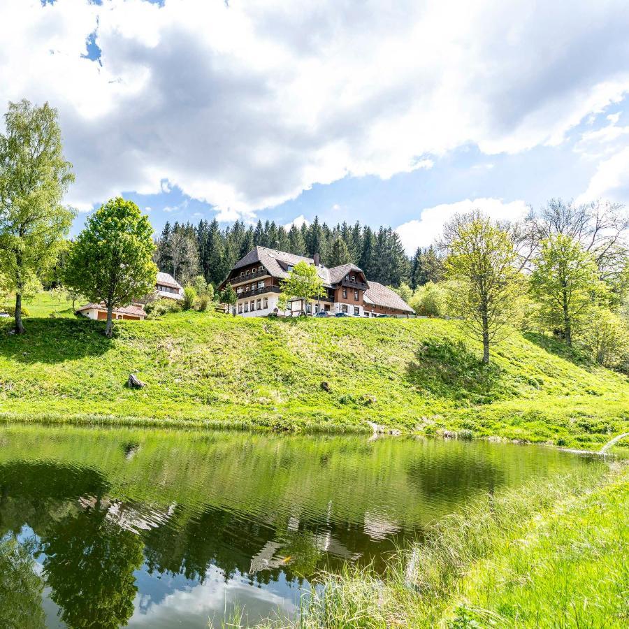 Waldhotel Fehrenbach Хинтерцартен Екстериор снимка
